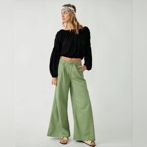 Free People Light As Spring Wide Leg Trousers Palazzo Pleated Pants Green Size 4
